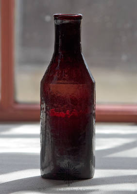 "Lyons / Powder" - "B & P / N.Y." Bug Poison Bottle, AAM pg. 328 and 329