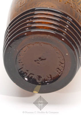 "Hesperidina / M.S. Bagley / Un Barril" Figural Whiskey Bottle