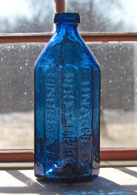 "H. Nash & Co / Root Beer / Cincinnati" Bottle