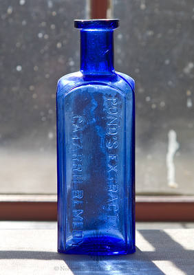 "Pond's Extract / Catarrh Remedy" Medicine Bottle, AAM pg. 416