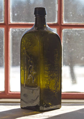 "London / Jockey / Club House / Gin / (Horse And Rider)" Gin Bottle, Similar to H #862