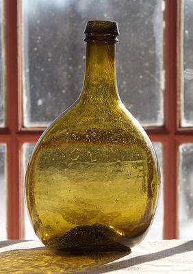 Freeblown Chestnut Bottle, Similar in form to KW pg. 47