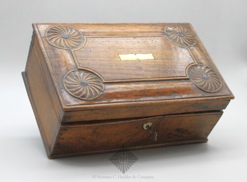 Sailor�s Wooden Carved Ditty Box